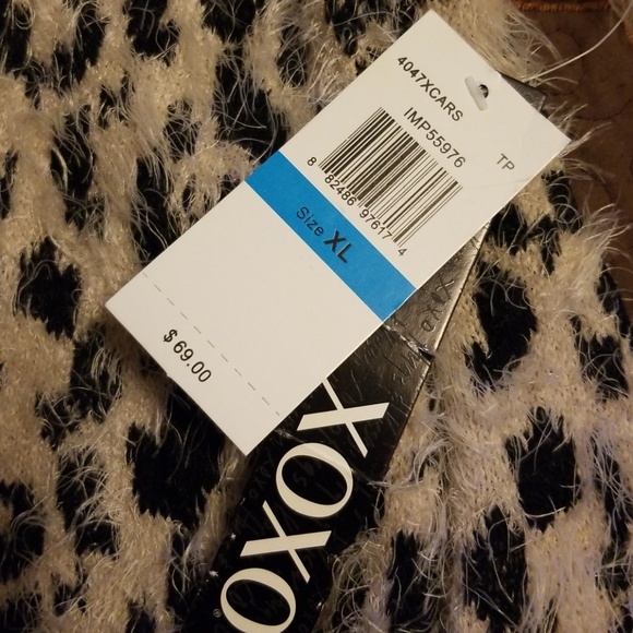 Sweater Cardigan Top - Picture 3 of 3